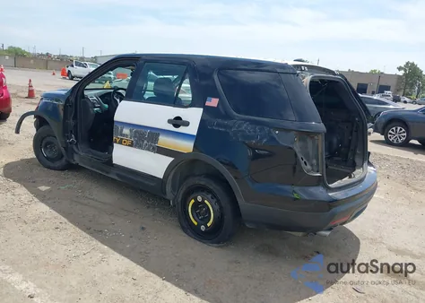 2015 Ford Police Interceptor z USA, uszkodzony, nr VIN 1FM5K8AT0FGB98596